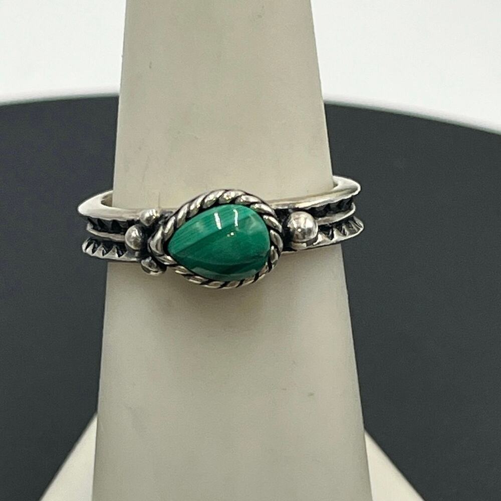 CAROLYN POLLACK‎ 925 Silver
Vintage Tear Drop Malachite Band
Ring Sz 7.5
